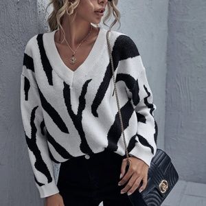 Zebra Stripes Printed V-Neck Sweater White & Black Drop Shoulder Knit